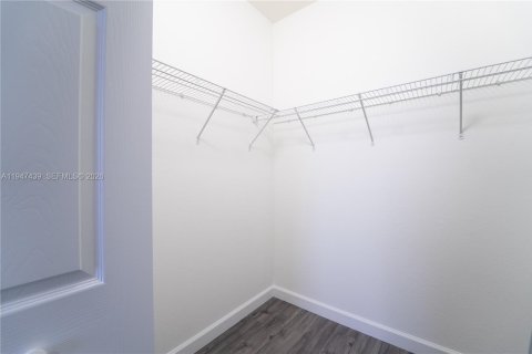 Townhouse in Homestead, Florida 2 bedrooms, 132.11 sq.m. № 2003384 - photo 24