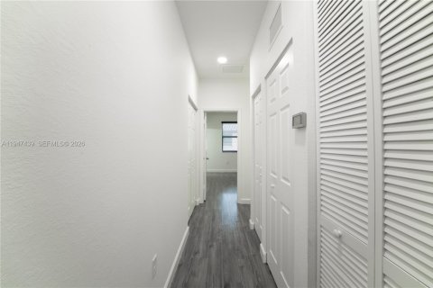 Townhouse in Homestead, Florida 2 bedrooms, 132.11 sq.m. № 2003384 - photo 27