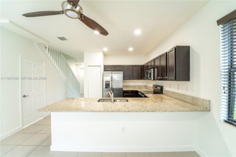 Townhouse in Homestead, Florida 2 bedrooms, 132.11 sq.m. № 2003384 - photo 7