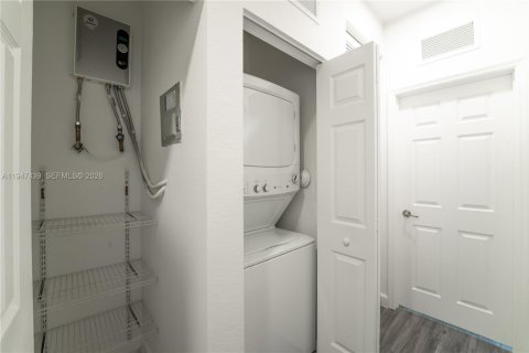 Townhouse in Homestead, Florida 2 bedrooms, 132.11 sq.m. № 2003384 - photo 28