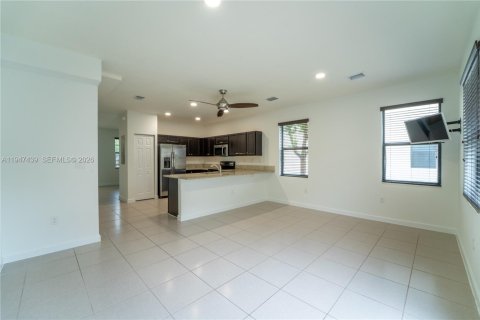 Townhouse in Homestead, Florida 2 bedrooms, 132.11 sq.m. № 2003384 - photo 12