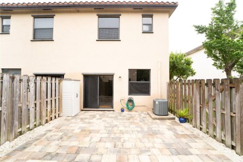 Townhouse in Homestead, Florida 2 bedrooms, 132.11 sq.m. № 2003384 - photo 30