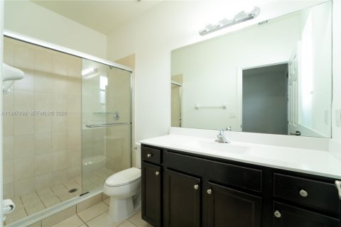 Townhouse in Homestead, Florida 2 bedrooms, 132.11 sq.m. № 2003384 - photo 20