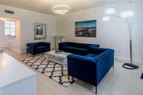 Adosado en Hallandale Beach, Florida 3 dormitorios, 149.94 m2 № 2088455