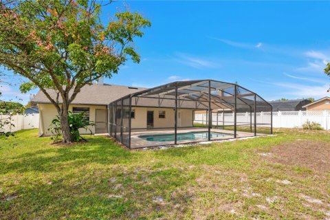 House in Winter Springs, Florida 3 bedrooms, 141.58 sq.m. № 2425475 - photo 24