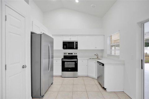 House in Winter Springs, Florida 3 bedrooms, 141.58 sq.m. № 2425475 - photo 8