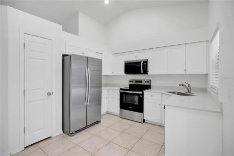 House in Winter Springs, Florida 3 bedrooms, 141.58 sq.m. № 2425475 - photo 7