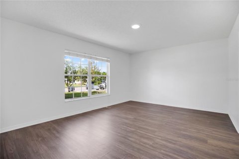House in Winter Springs, Florida 3 bedrooms, 141.58 sq.m. № 2425475 - photo 15