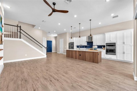 House in Apollo Beach, Florida 4 bedrooms, 278.06 sq.m. № 2111971 - photo 30