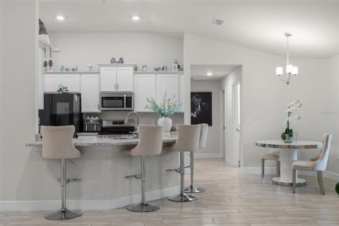 House in Lakeland, Florida 4 bedrooms, 215.63 sq.m. № 2358558 - photo 19