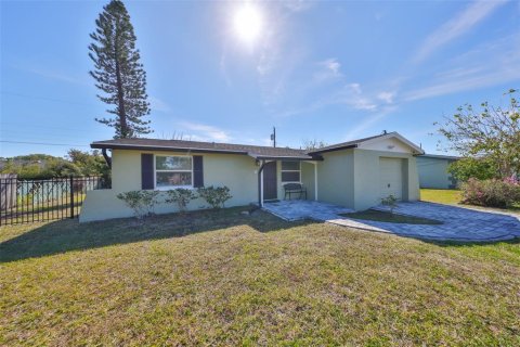 House in Apollo Beach, Florida 3 bedrooms, 99.03 sq.m. № 1822755 - photo 2