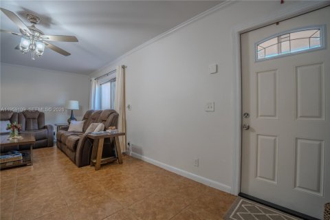 Touwnhouse à vendre à Margate, Floride: 3 chambres, 143.07 m2 № 2029494 - photo 5