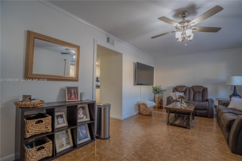 Touwnhouse à vendre à Margate, Floride: 3 chambres, 143.07 m2 № 2029494 - photo 14