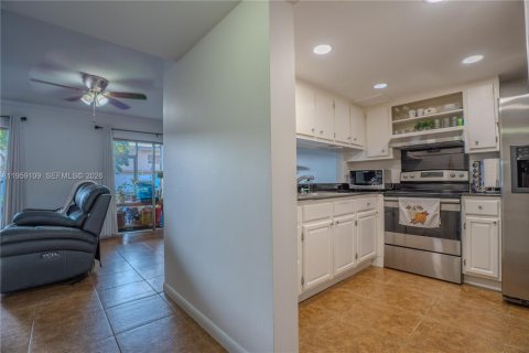 Touwnhouse à vendre à Margate, Floride: 3 chambres, 143.07 m2 № 2029494 - photo 16