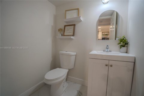 Touwnhouse à vendre à Margate, Floride: 3 chambres, 143.07 m2 № 2029494 - photo 9