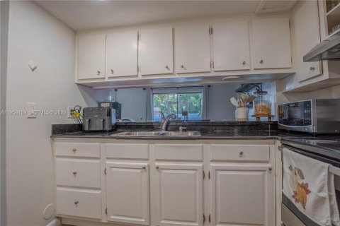 Touwnhouse à vendre à Margate, Floride: 3 chambres, 143.07 m2 № 2029494 - photo 19