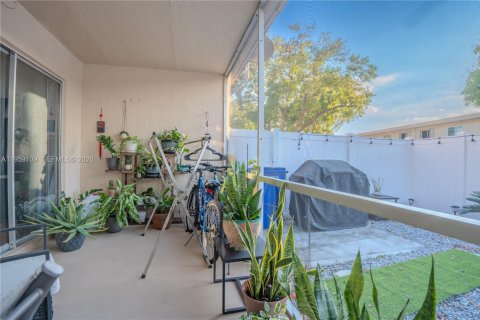 Touwnhouse à vendre à Margate, Floride: 3 chambres, 143.07 m2 № 2029494 - photo 22