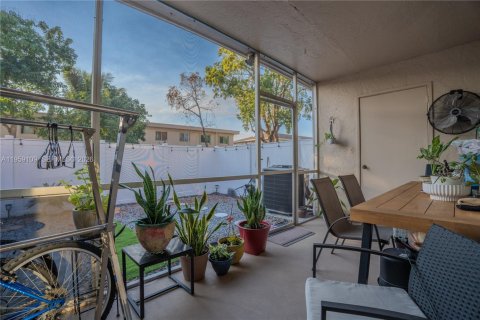 Touwnhouse à vendre à Margate, Floride: 3 chambres, 143.07 m2 № 2029494 - photo 20