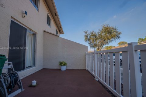 Touwnhouse à vendre à Margate, Floride: 3 chambres, 143.07 m2 № 2029494 - photo 3