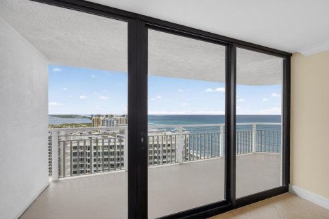 Condo in Riviera Beach, Florida, 1 bedroom № 2077454 - photo 2