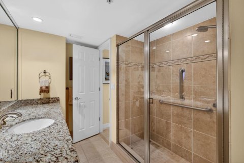 Condo in Riviera Beach, Florida, 1 bedroom № 2077454 - photo 14
