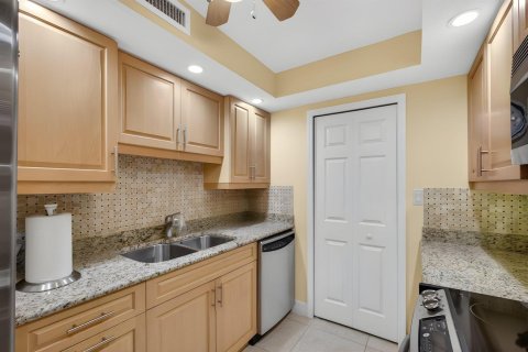 Condo in Riviera Beach, Florida, 1 bedroom № 2077454 - photo 10