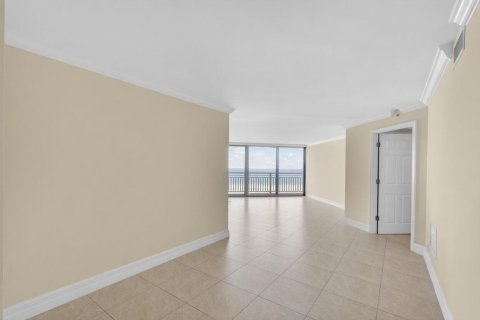 Condo in Riviera Beach, Florida, 1 bedroom № 2077454 - photo 4