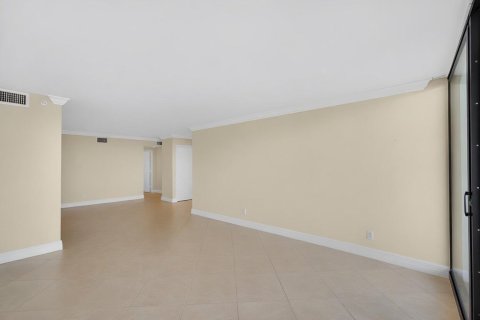 Condo in Riviera Beach, Florida, 1 bedroom № 2077454 - photo 5