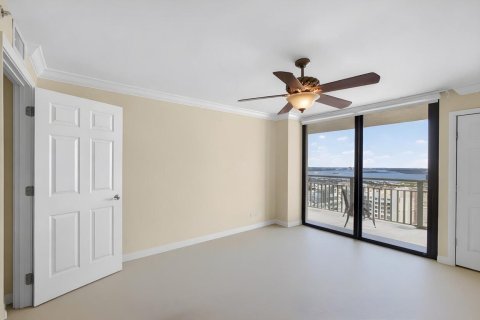 Condo in Riviera Beach, Florida, 1 bedroom № 2077454 - photo 13