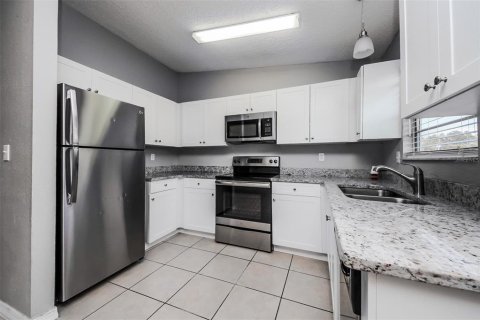 Casa en alquiler en Kissimmee, Florida, 3 dormitorios, 130.62 m2 № 2283434 - foto 5