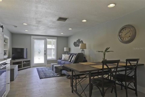 Villa ou maison à louer à Bradenton, Floride: 1 chambre, 25.64 m2 № 1282948 - photo 7