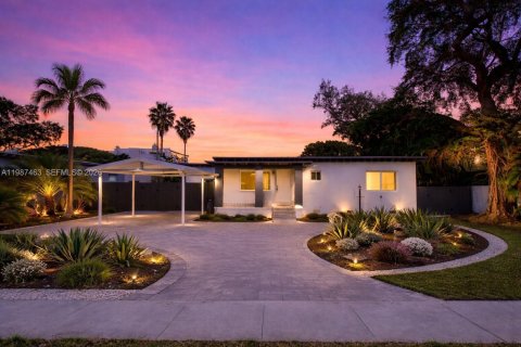 Villa ou maison à Miami, Floride 6 chambres, 180.04 m2 № 2089531