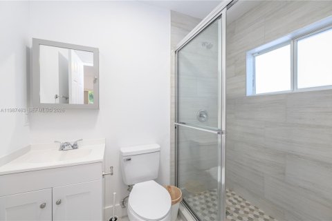 Villa ou maison à vendre à Miami, Floride: 6 chambres, 180.04 m2 № 2089531 - photo 19