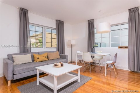Copropriété à vendre à Miami Beach, Floride: 2 chambres, 76.18 m2 № 2047432 - photo 7