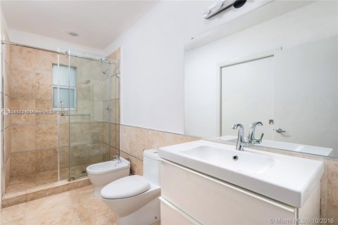 Copropriété à vendre à Miami Beach, Floride: 2 chambres, 76.18 m2 № 2047432 - photo 10