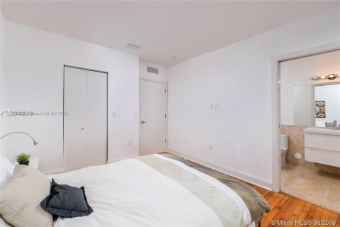 Copropriété à vendre à Miami Beach, Floride: 2 chambres, 76.18 m2 № 2047432 - photo 8