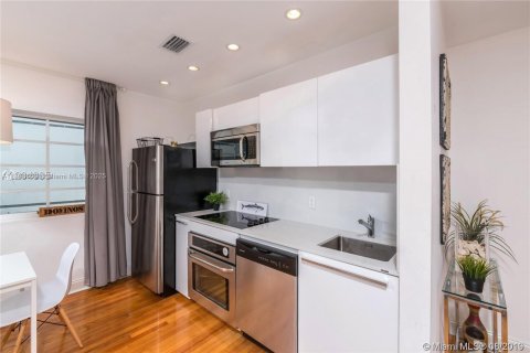 Copropriété à vendre à Miami Beach, Floride: 2 chambres, 76.18 m2 № 2047432 - photo 6