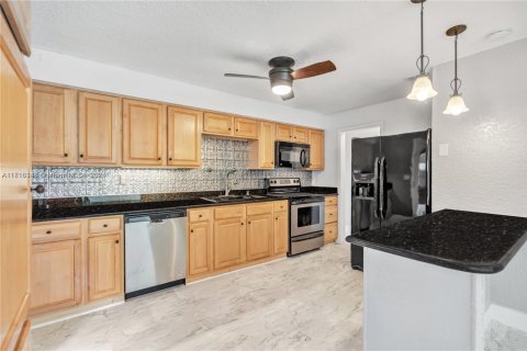 Casa en venta en Oakland Park, Florida, 3 dormitorios, 127.09 m2 № 1770262 - foto 4