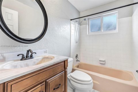 Casa en venta en Oakland Park, Florida, 3 dormitorios, 127.09 m2 № 1770262 - foto 14