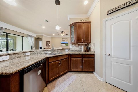 House in Apollo Beach, Florida 5 bedrooms, 270.9 sq.m. № 2208656 - photo 16