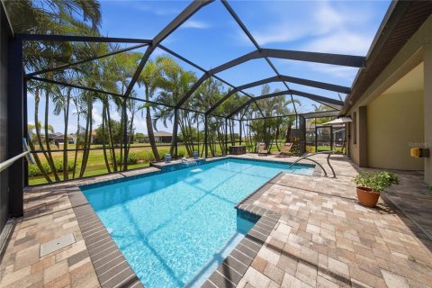 House in Apollo Beach, Florida 5 bedrooms, 270.9 sq.m. № 2208656 - photo 2