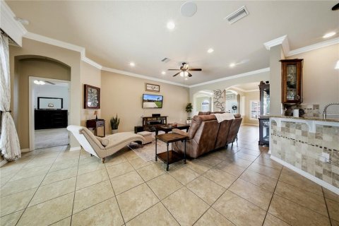 House in Apollo Beach, Florida 5 bedrooms, 270.9 sq.m. № 2208656 - photo 3