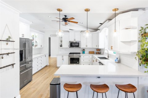 Villa ou maison à louer à Palmetto Bay, Floride: 4 chambres, 261.33 m2 № 1920379 - photo 4