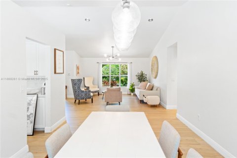 Villa ou maison à louer à Palmetto Bay, Floride: 4 chambres, 261.33 m2 № 1920379 - photo 15