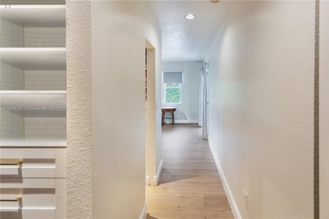 Villa ou maison à louer à Palmetto Bay, Floride: 4 chambres, 261.33 m2 № 1920379 - photo 26