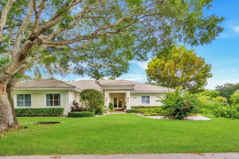 Villa ou maison à louer à Palmetto Bay, Floride: 4 chambres, 261.33 m2 № 1920379 - photo 1