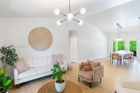 Villa ou maison à louer à Palmetto Bay, Floride: 4 chambres, 261.33 m2 № 1920379 - photo 13