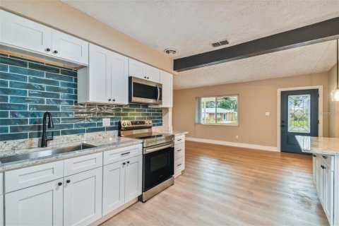 Villa ou maison à louer à Tampa, Floride: 3 chambres, 125.79 m2 № 1902199 - photo 12