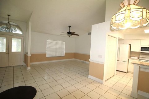 House in North Port, Florida 3 bedrooms, 132.76 sq.m. № 1916883 - photo 8