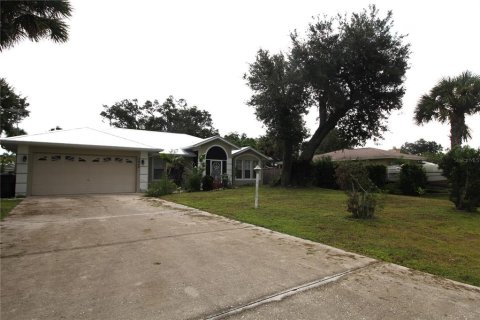 House in North Port, Florida 3 bedrooms, 132.76 sq.m. № 1916883 - photo 1